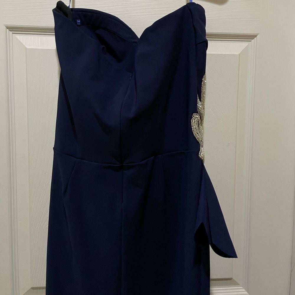Chiara Boni La Petite Robe
Grenawa Gown - Picture 13 of 13